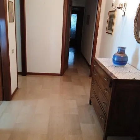 3 Bedrooms With Enclosed Garden At *