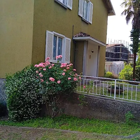 3 Bedrooms With Enclosed Garden At *