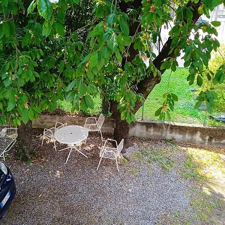 3 Bedrooms With Enclosed Garden At Apartamento