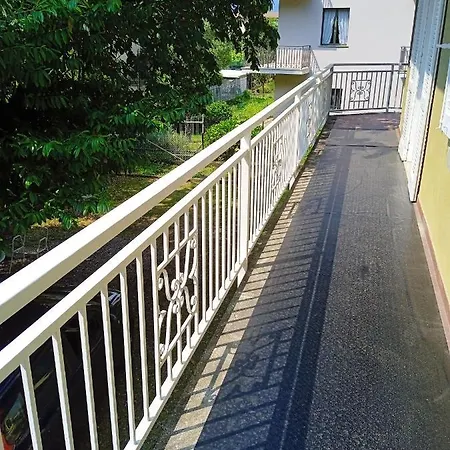 3 Bedrooms With Enclosed Garden At Apartamento